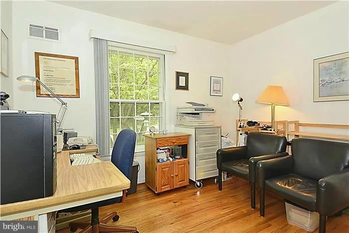 Photo of 12912 MIDDLEVALE LANE