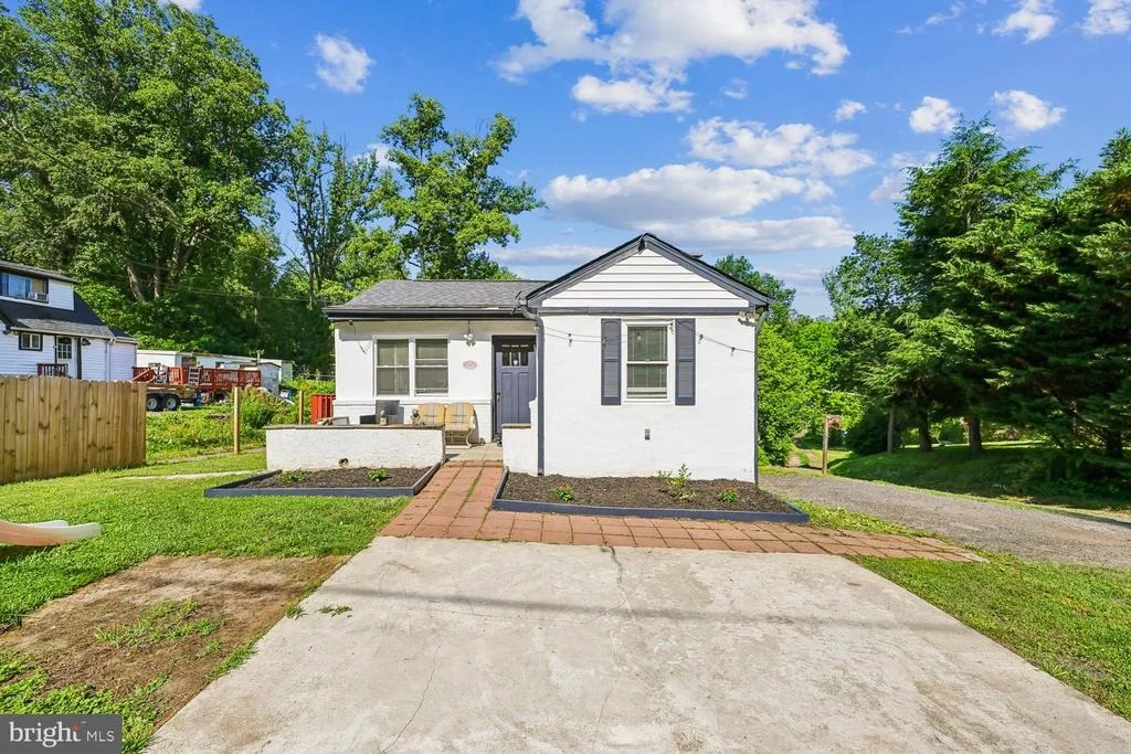 Photo of 19104 CHANDLEE MILL ROAD
