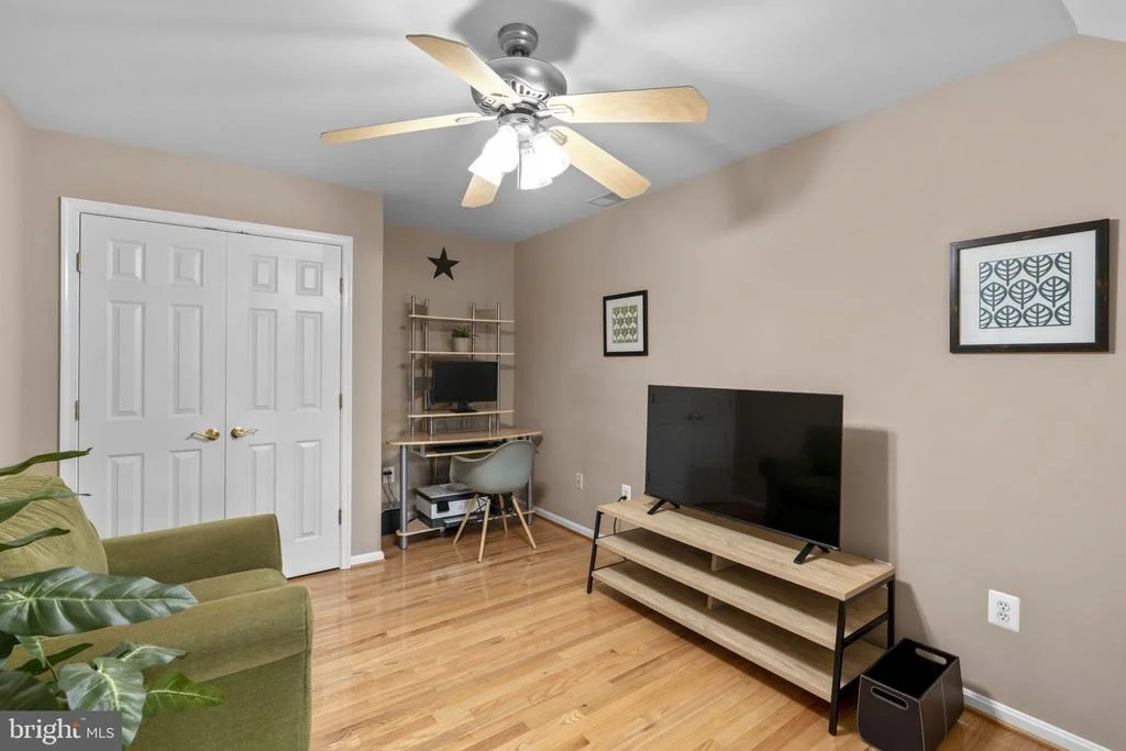 Photo of 439 UNIVERSITY DRIVE