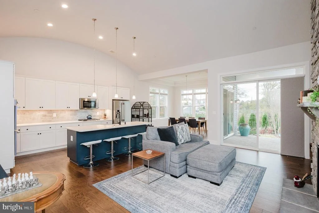 Photo of 2525 EASY STREET