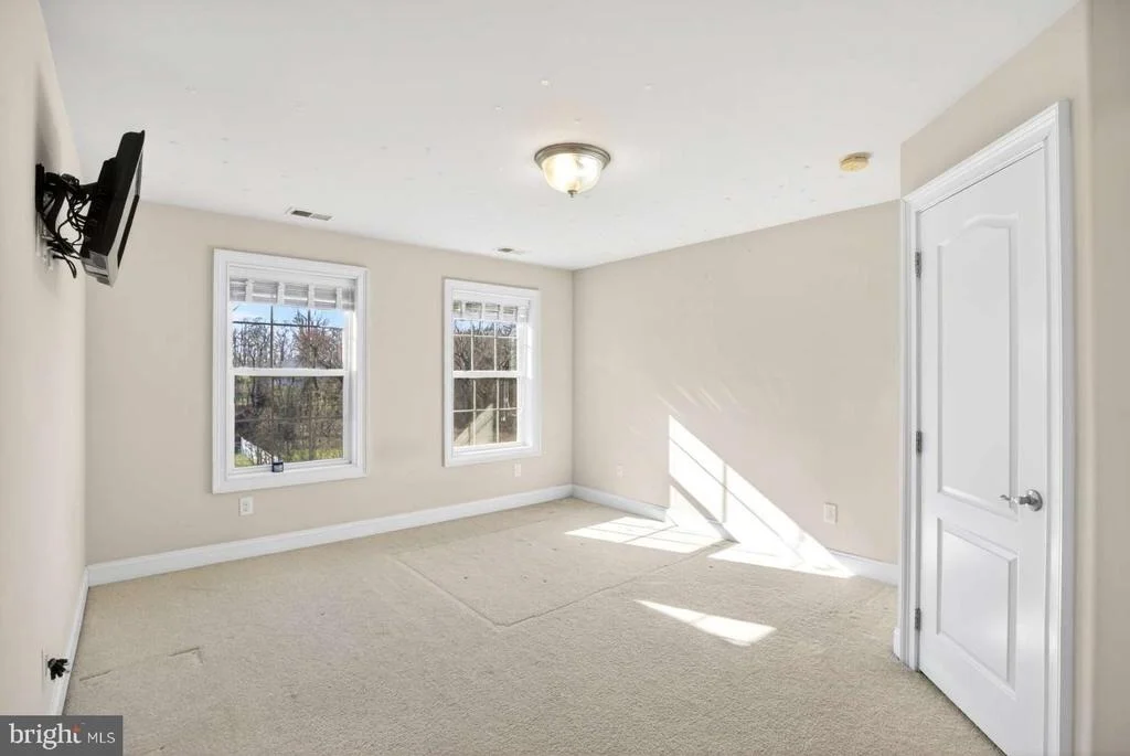 Photo of 207 EMERALD LANE
