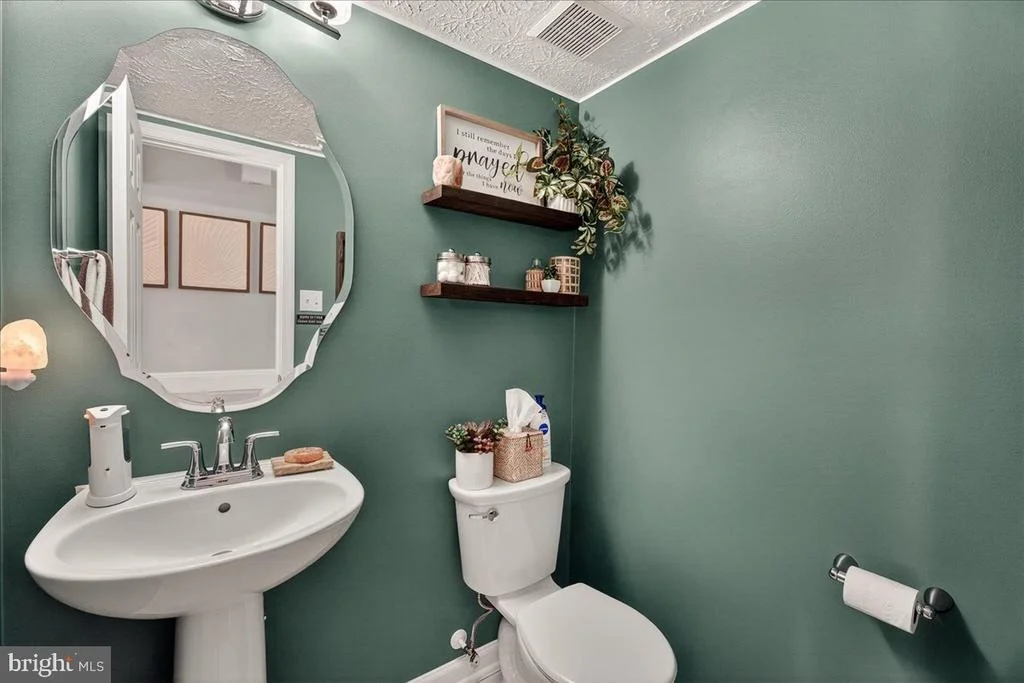 Photo of 701 ANGELWING LANE