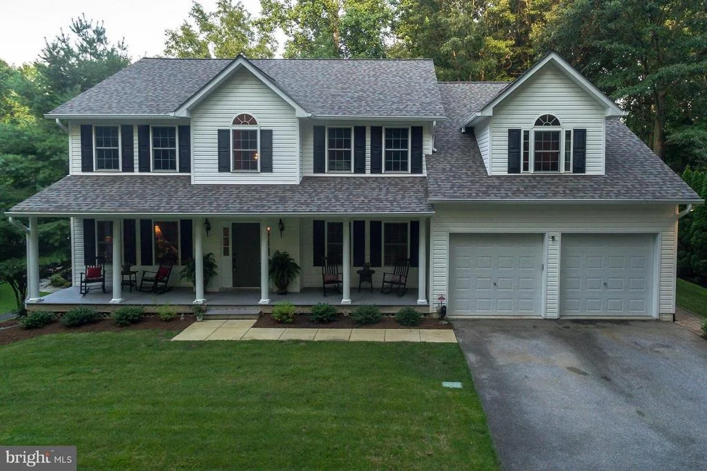 Photo of 325 SPLIT OAK LANE