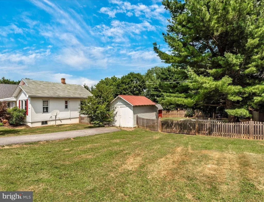 Photo of 405 CARROLL AVENUE