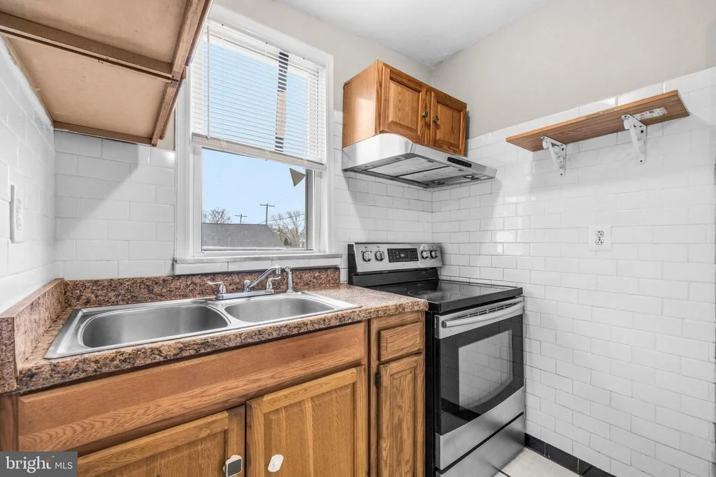 Photo of 809 EASTERN AVENUE