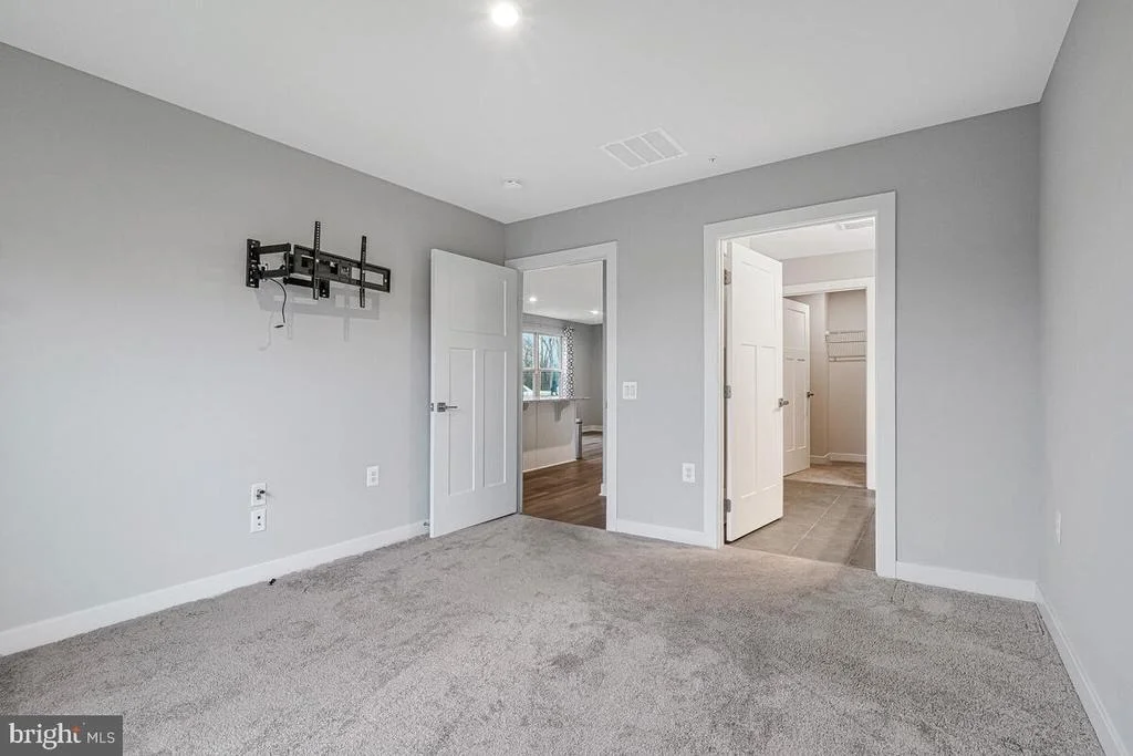 Photo of 14380 LONGHOUSE LOOP