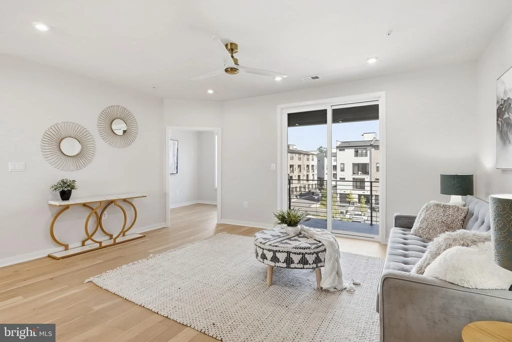 Photo of 43556 CENTERGATE DRIVE