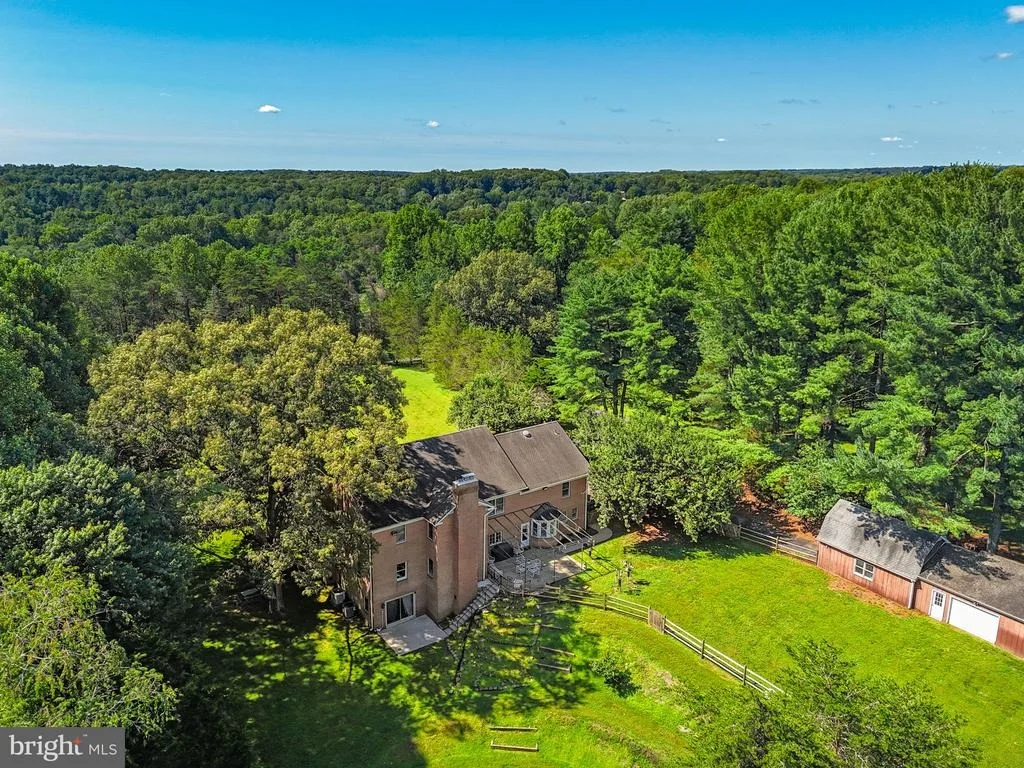 Photo of 9200 FALLS RUN ROAD