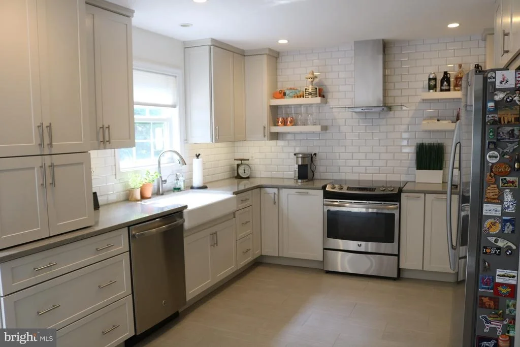 Photo of 42 OAK VIEW DRIVE