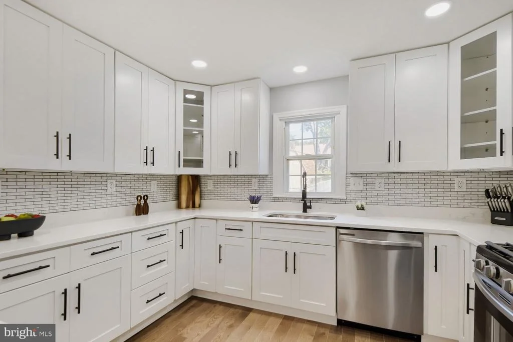 Photo of 696 W MAPLE ROAD