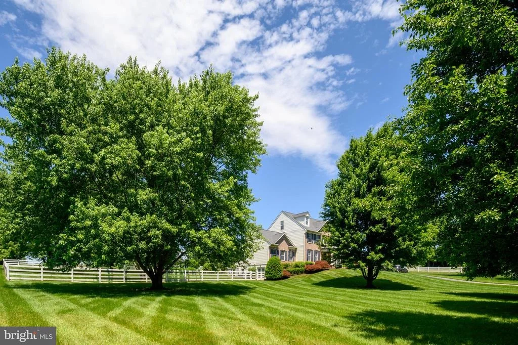 Photo of 6106 CHALLEDON CIRCLE