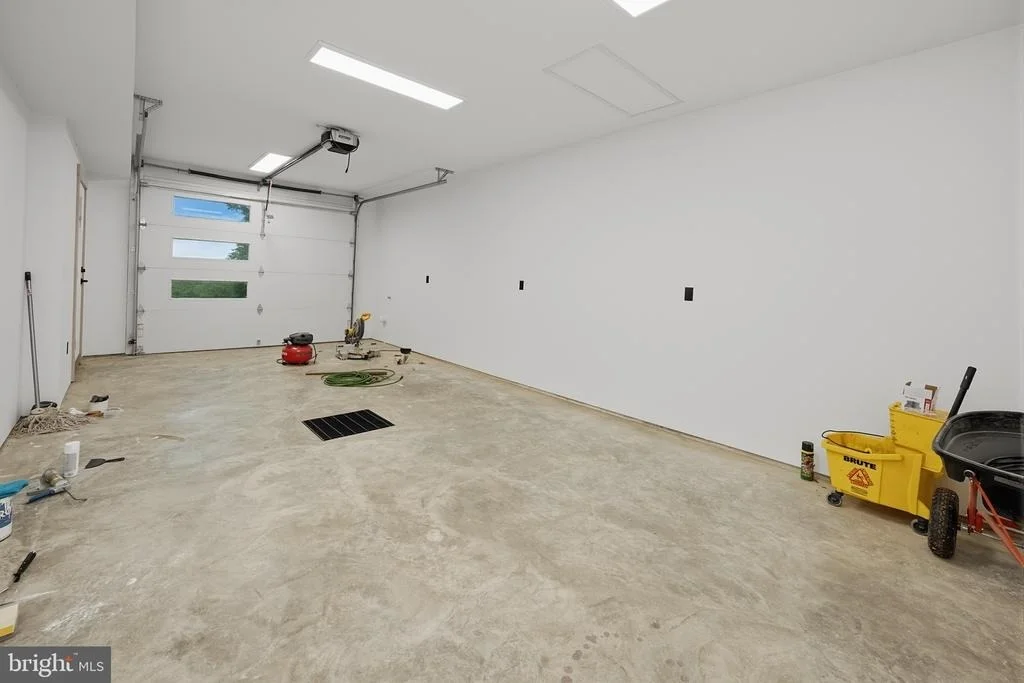 Photo of 415 NAZELROD ROAD