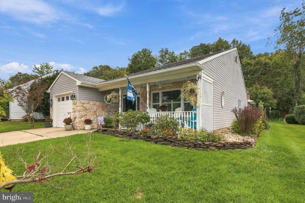 Photo of 18 BUCKINGHAM DRIVE