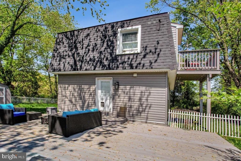 Photo of 4912 MARINERS DRIVE
