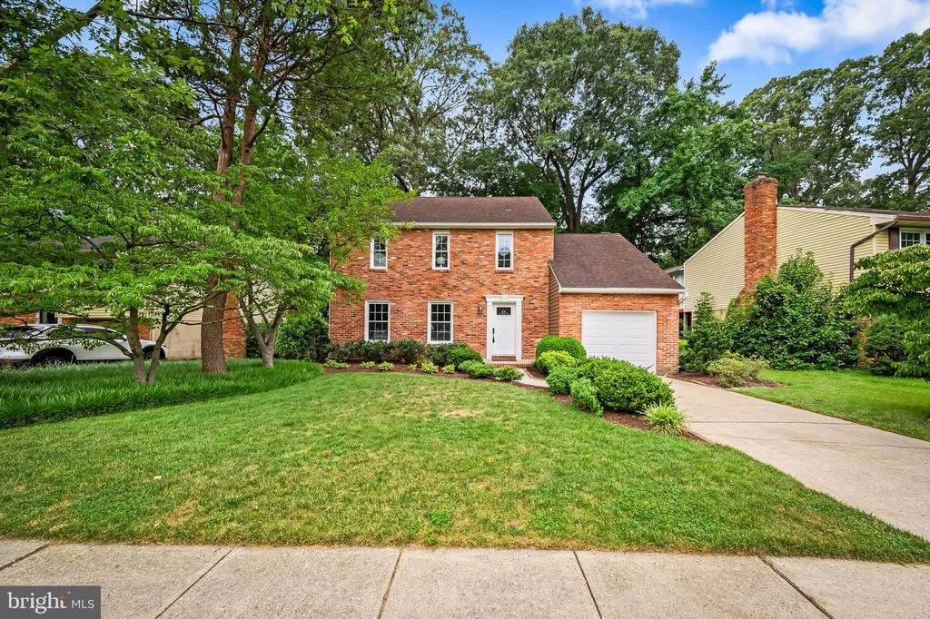 Photo of 427 YORKSHIRE DRIVE