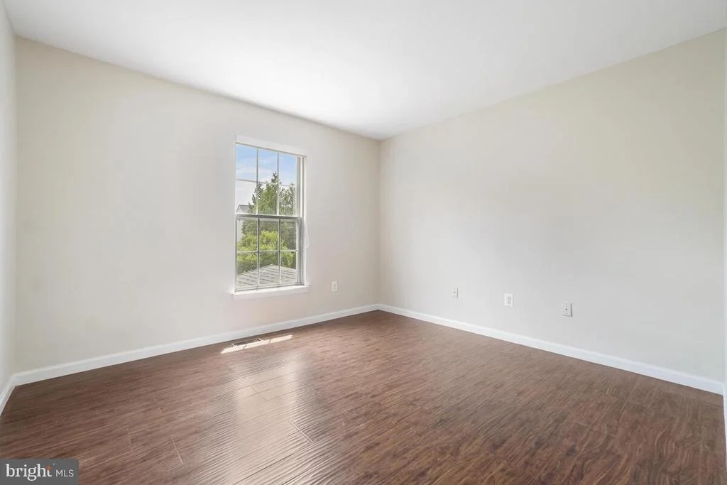 Photo of 4903 SUTHERLAND DRIVE