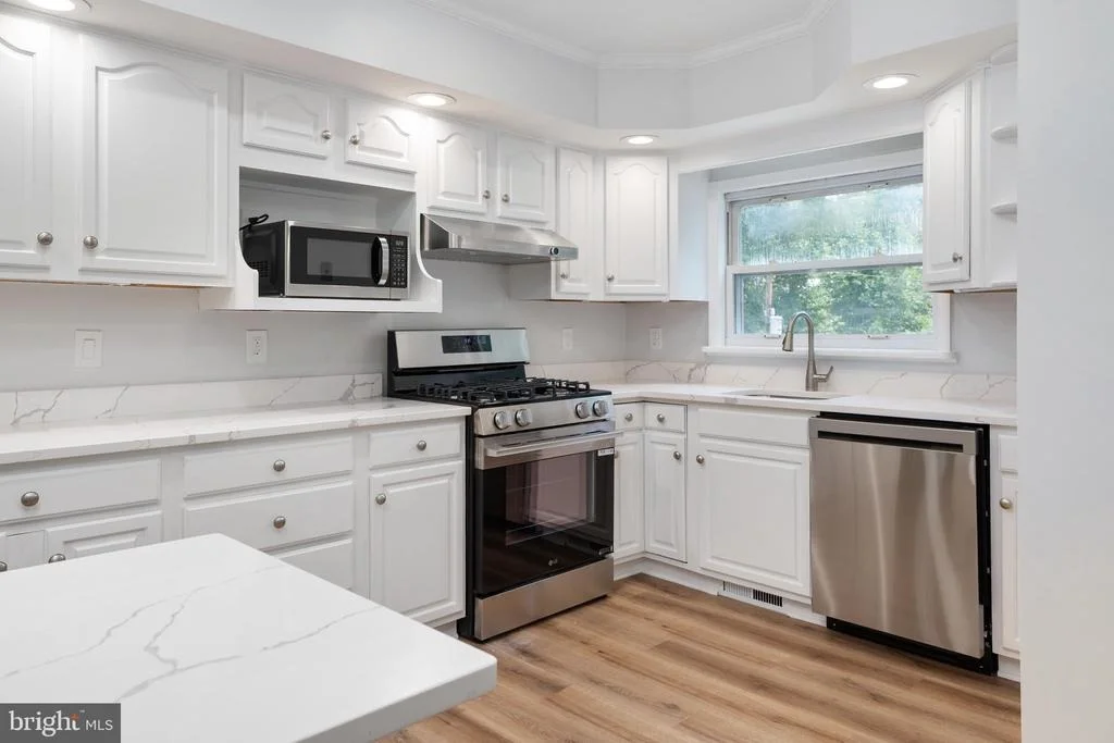 Photo of 541 CRESTPARK DRIVE