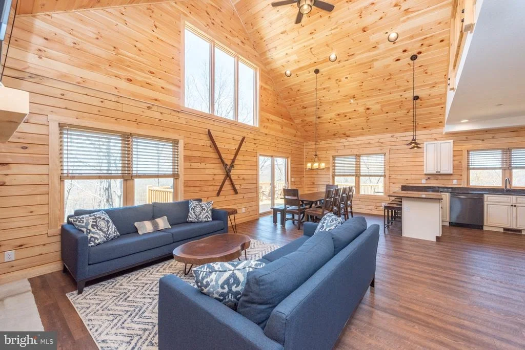 Photo of 828 N CAMP RD