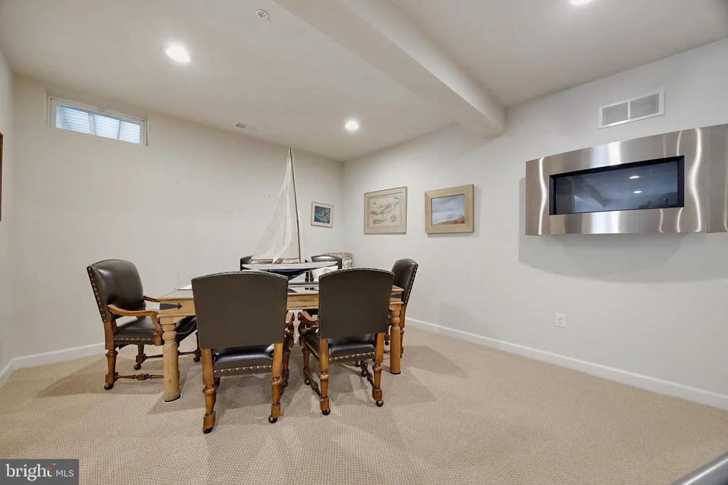 Photo of 2926 LEVEE DRIVE