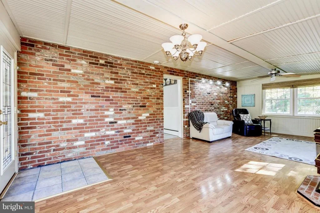 Photo of 18112 MUNCASTER ROAD