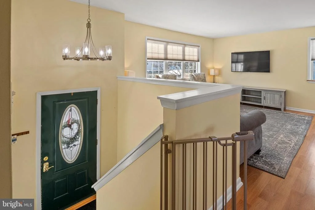 Photo of 982 HIGHPOINT DRIVE