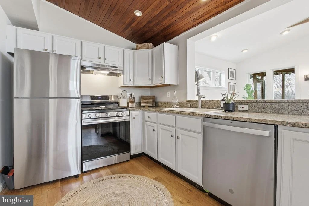 Photo of 1446 RIDGEWAY