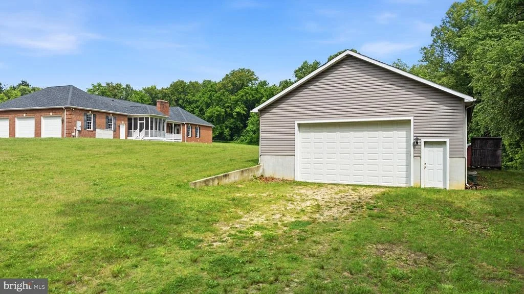 Photo of 4570 HAWTHORNE ROAD