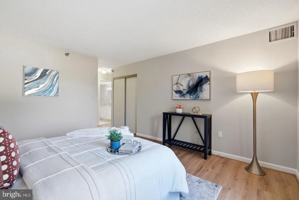 Photo of Unit 304 at 14805 PENNFIELD CIRCLE