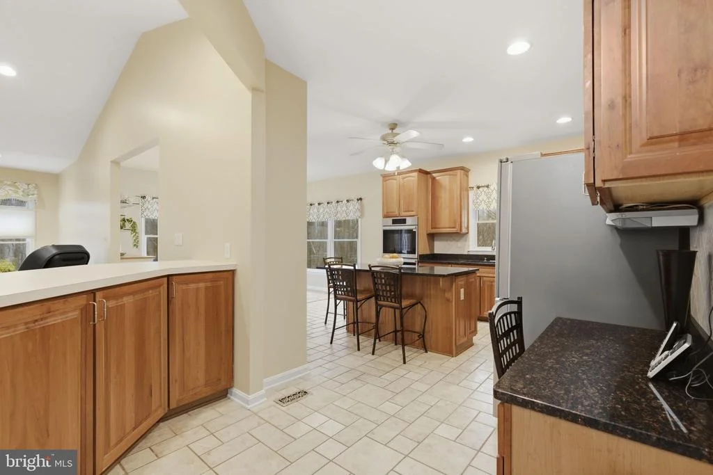 Photo of 922 SIDEHILL DRIVE