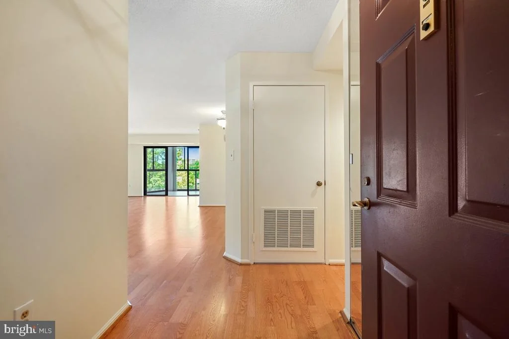 Photo of Unit 1724 at 15101 INTERLACHEN DRIVE