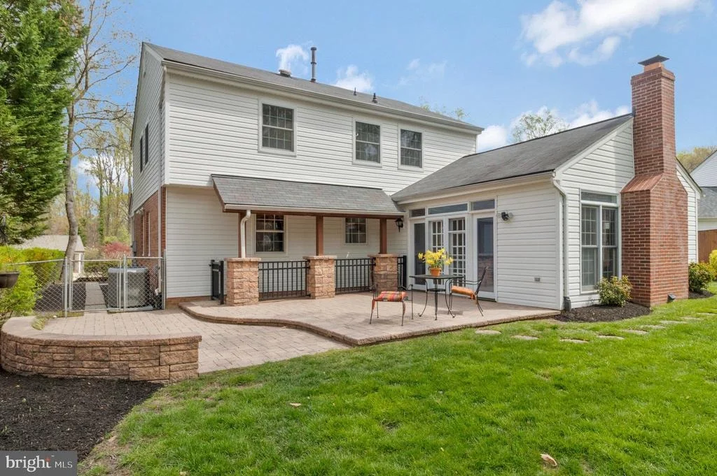 Photo of 6132 ROXBURY AVENUE