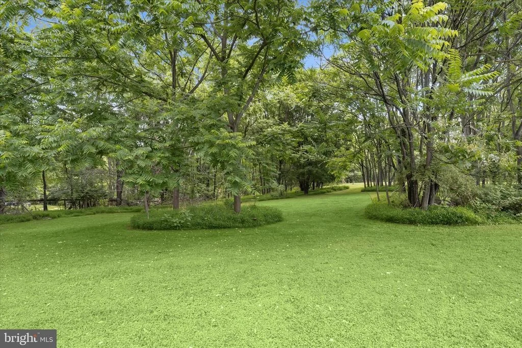 Photo of 2319 BRADDOCK ROAD