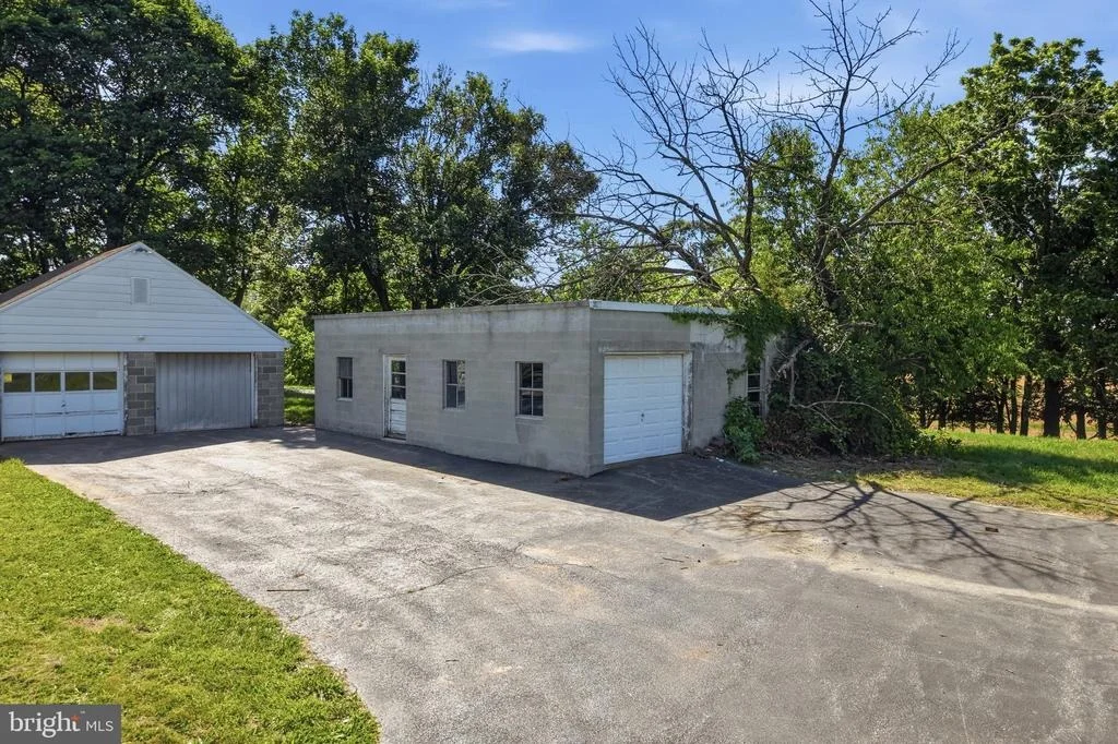 Photo of 3560 RAINTREE ROAD