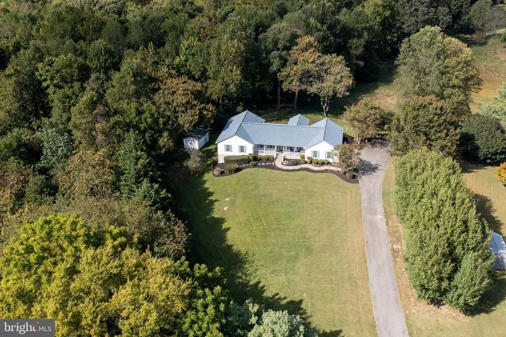 Photo of 4025 BECKYS WAY