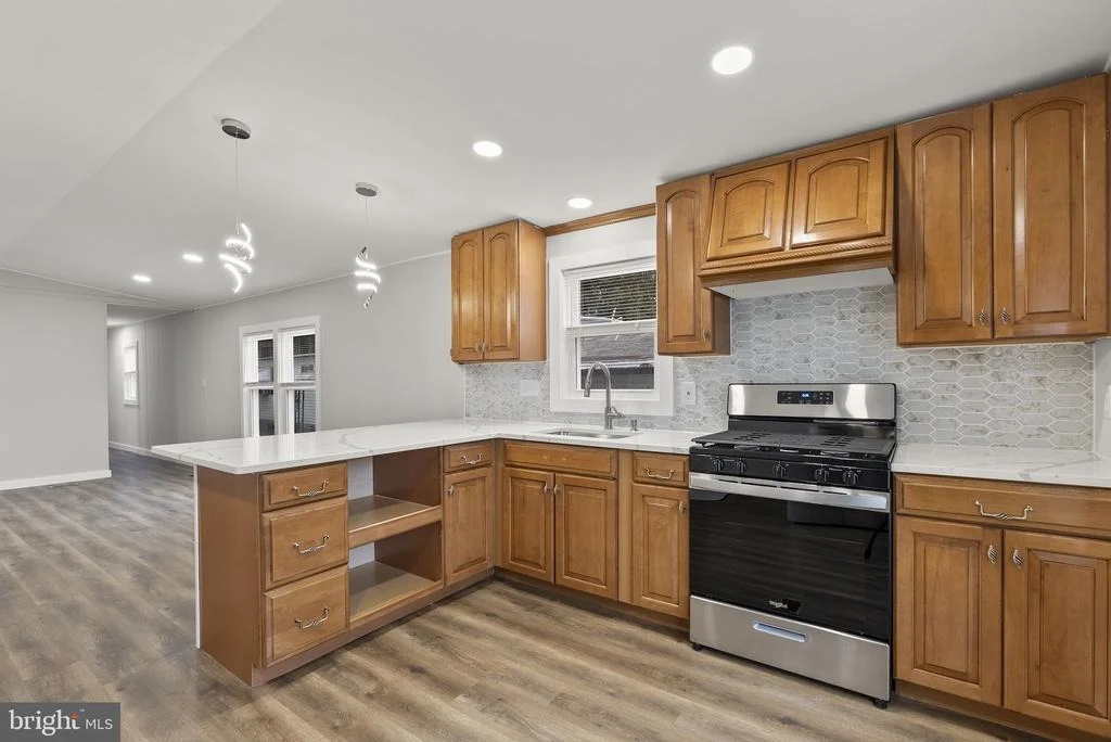 Photo of 635 SUNSET STRIP