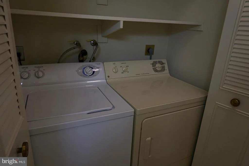 Photo of Unit 702D at 3350 GLENEAGLES DRIVE
