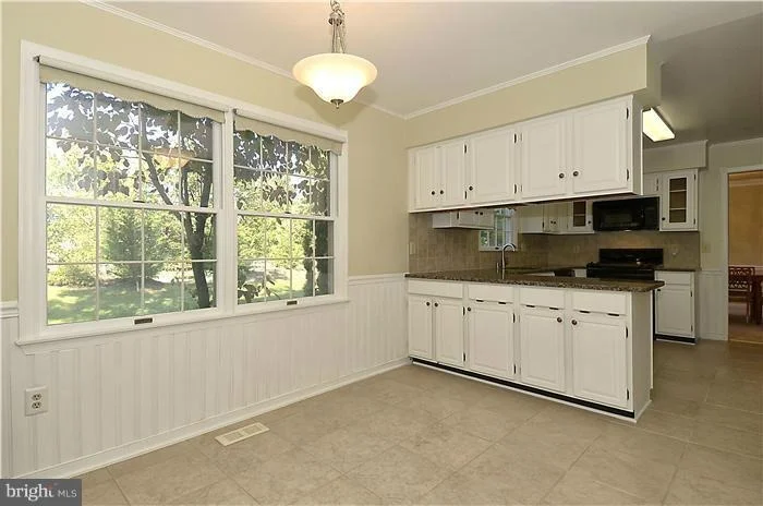 Photo of 304 BOSTWICK LANE