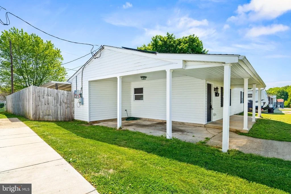 Photo of 9 LEEDOM ROAD