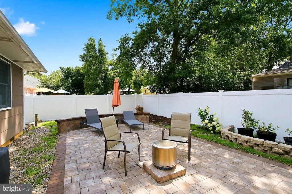 Photo of 2215 LONGWOOD DRIVE