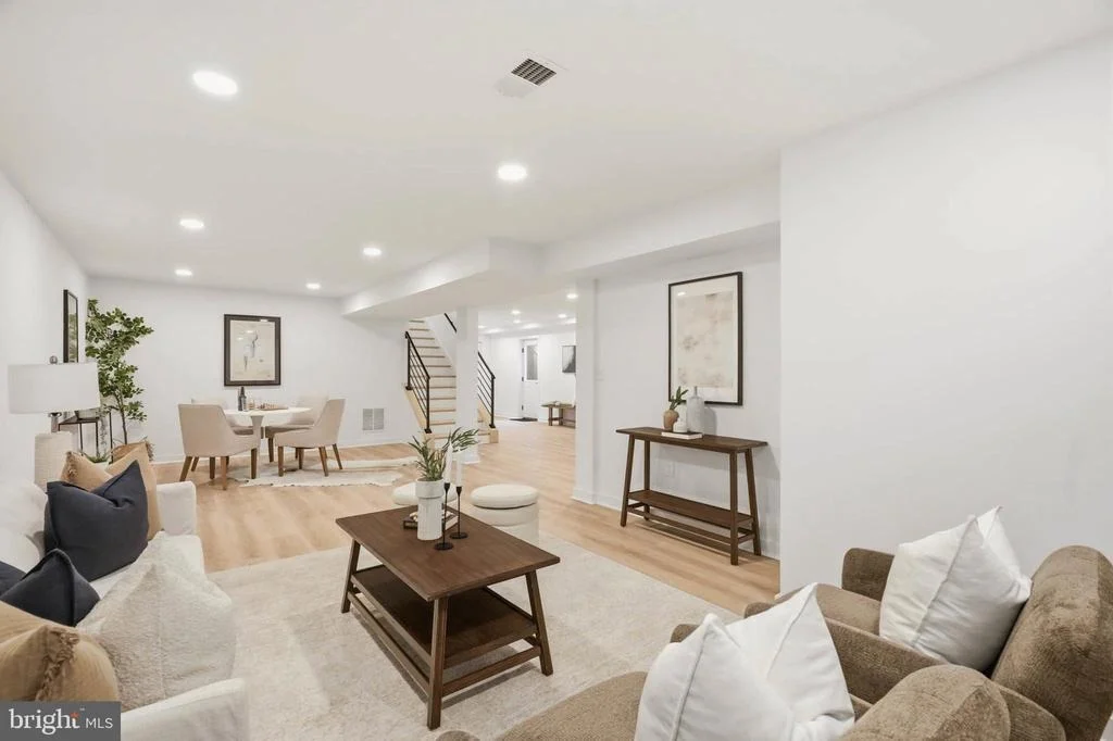 Photo of 109 SUNSET DRIVE