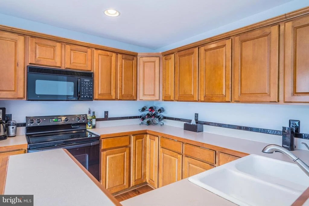 Photo of Unit 2128 at 1908 CRESCENT PARK DRIVE