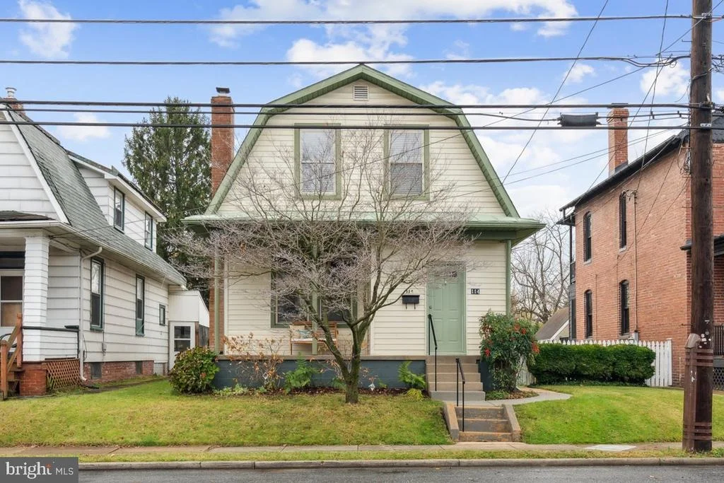 Photo of 114 E 7TH STREET E
