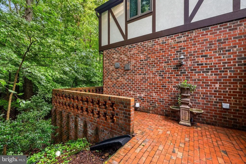 Photo of 2490 TREE HOUSE DRIVE