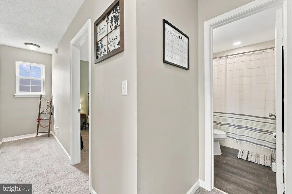 Photo of 1421 N THOMAS WAY