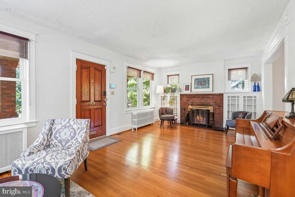 Photo of 6031 3RD STREET NW
