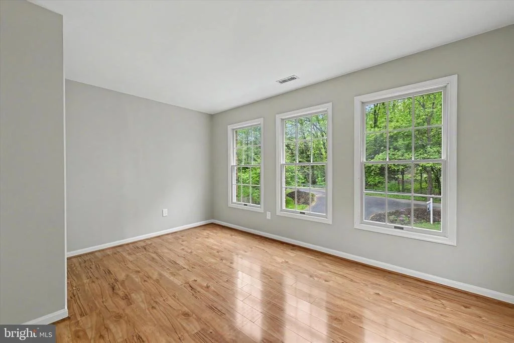Photo of 8033 CREST ROAD