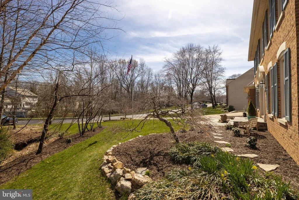 Photo of 7736 HUNTSMAN BOULEVARD