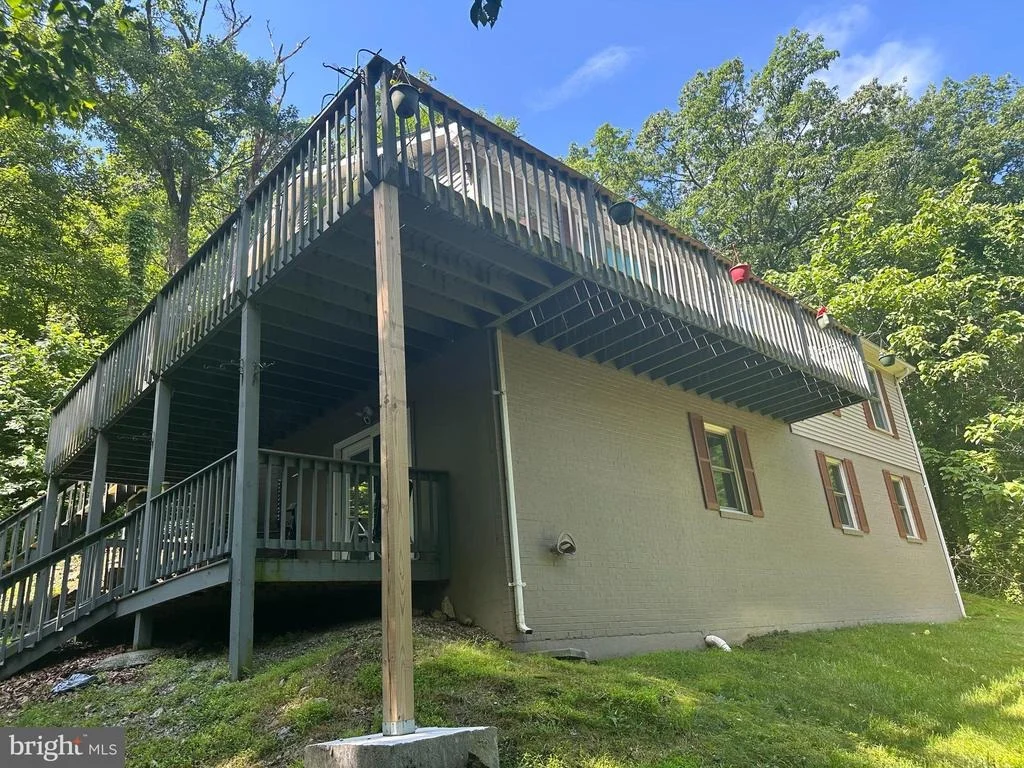 Photo of 440 BLUEBIRD WAY