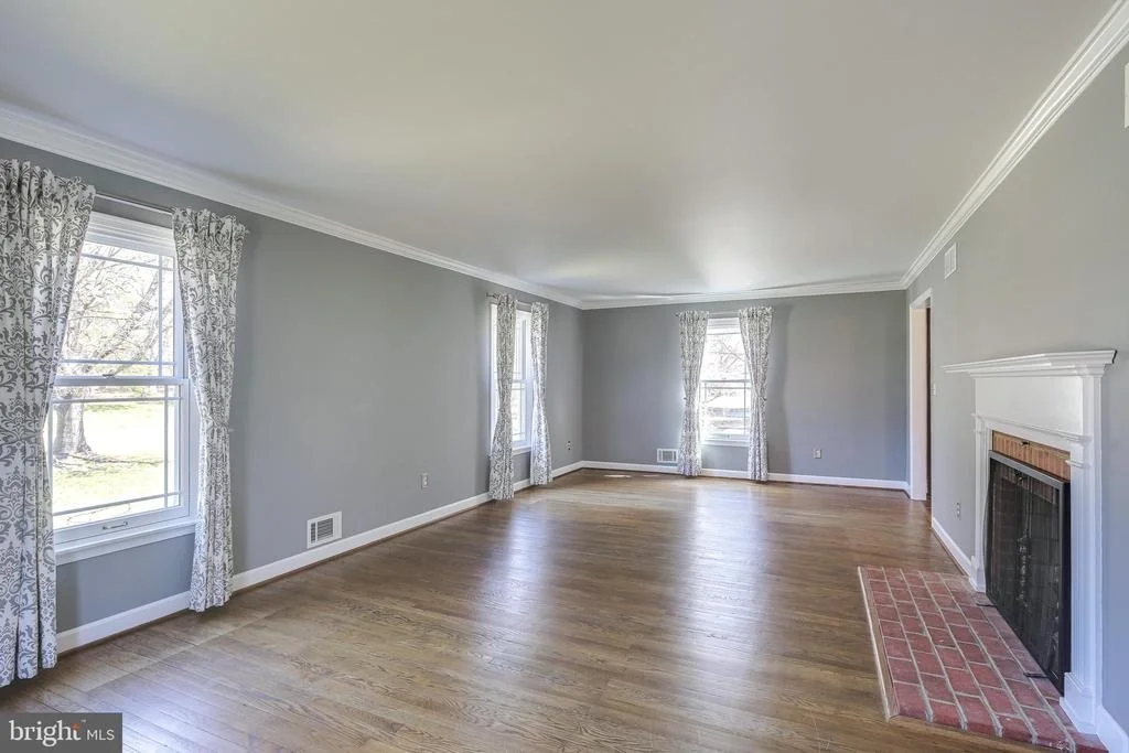Photo of 1699 JUSTIN DRIVE