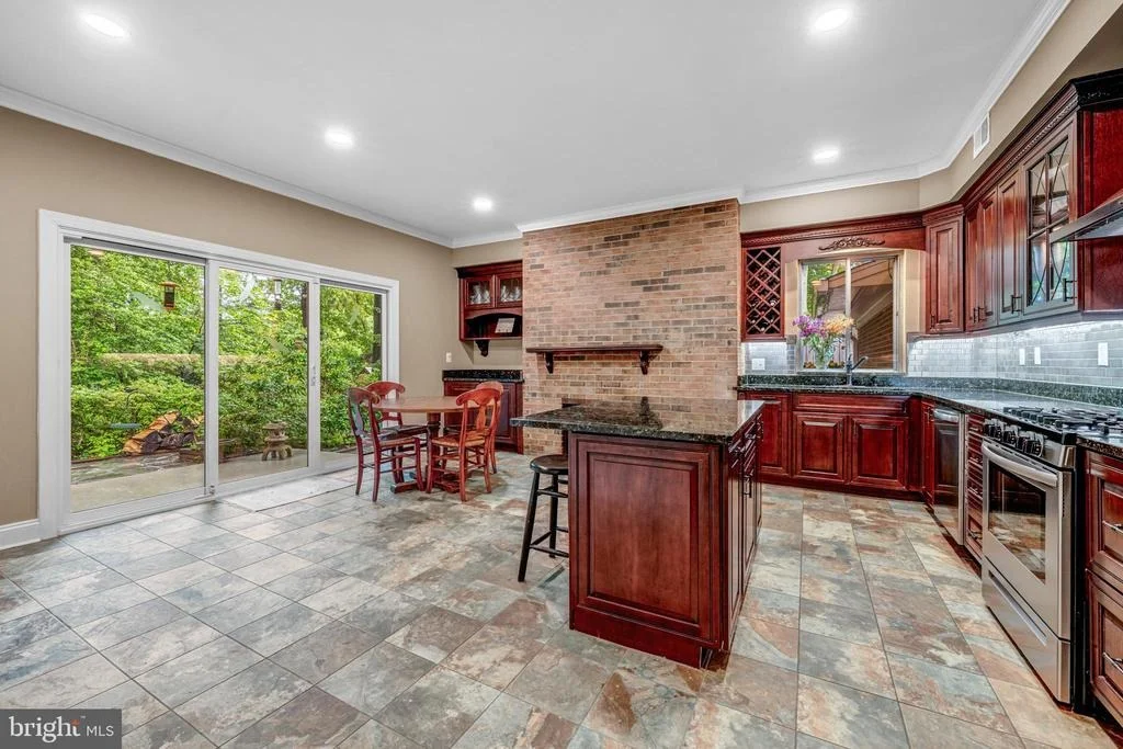 Photo of 1502 HIGHWOOD DRIVE